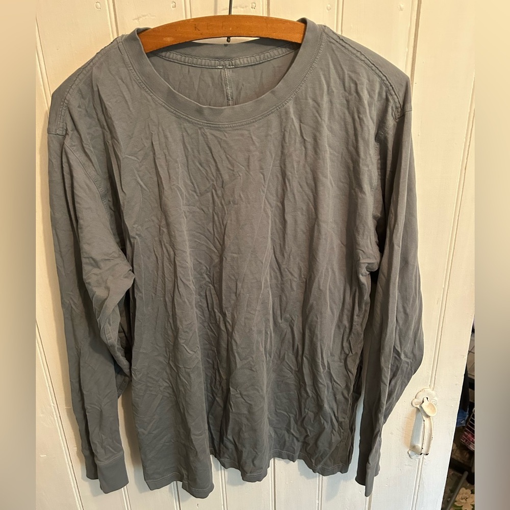 Lululemon medium 8/10 light blue grey long sleeve loose fit shirt top